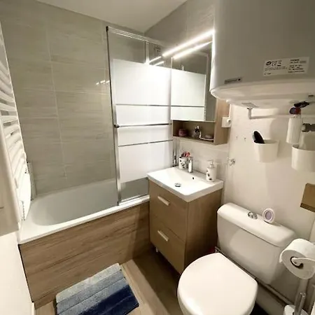 Apartment T2 Vue A 30m De La