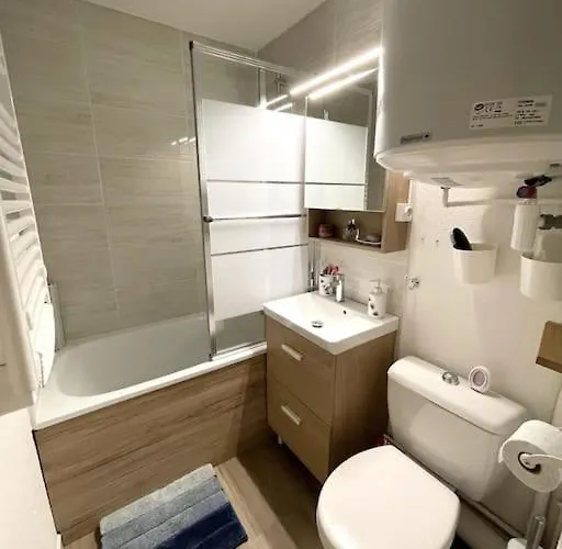 Apartment T2 Vue A 30m De La